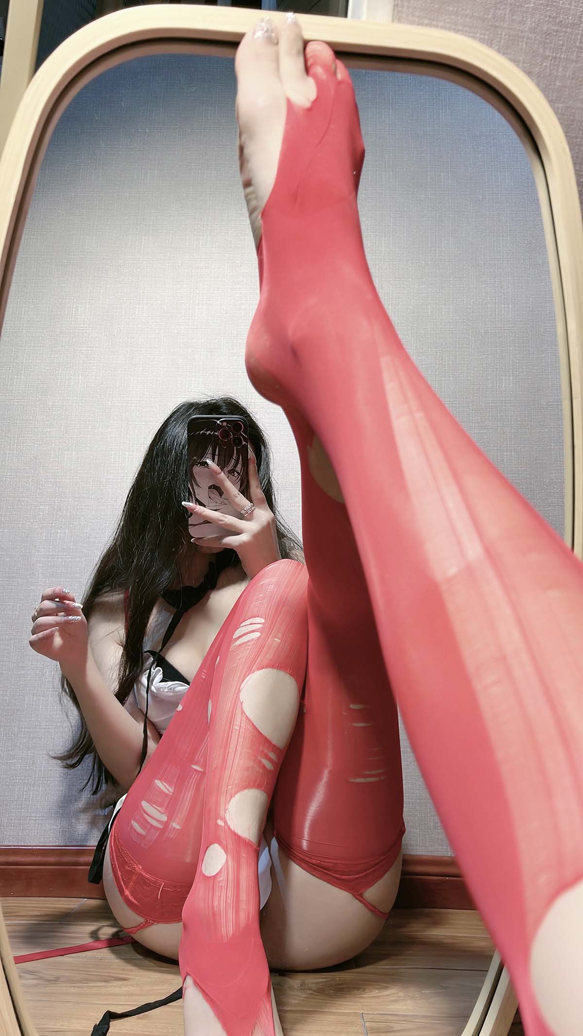 陈佩奇yyyy – 妖艳红丝 Cosplay-第1张