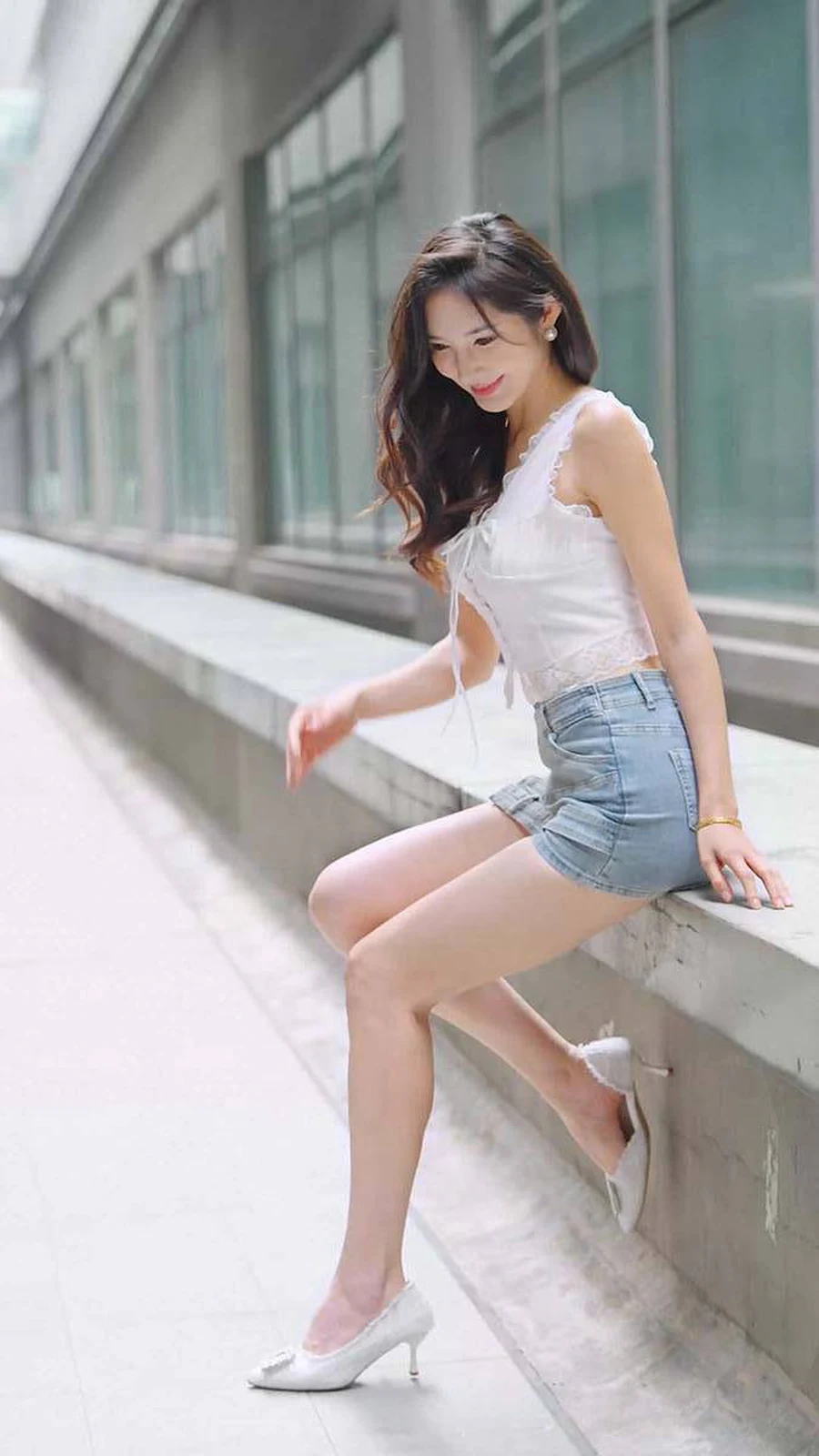 2024 广州车展 网红美女车模 beautyleg LOOKBOOK 23 街拍-第1张