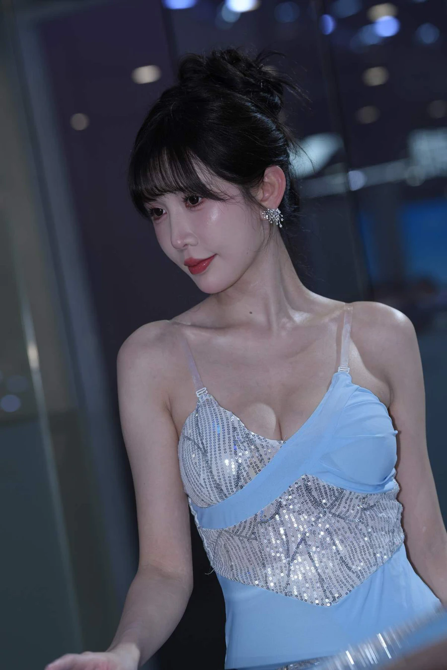 精选街拍作品 NO.4798 蓝色吊带裙 街拍-第1张