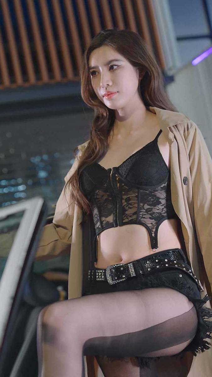 2024 广州车展 网红美女车模 beautyleg LOOKBOOK 26 街拍-第1张