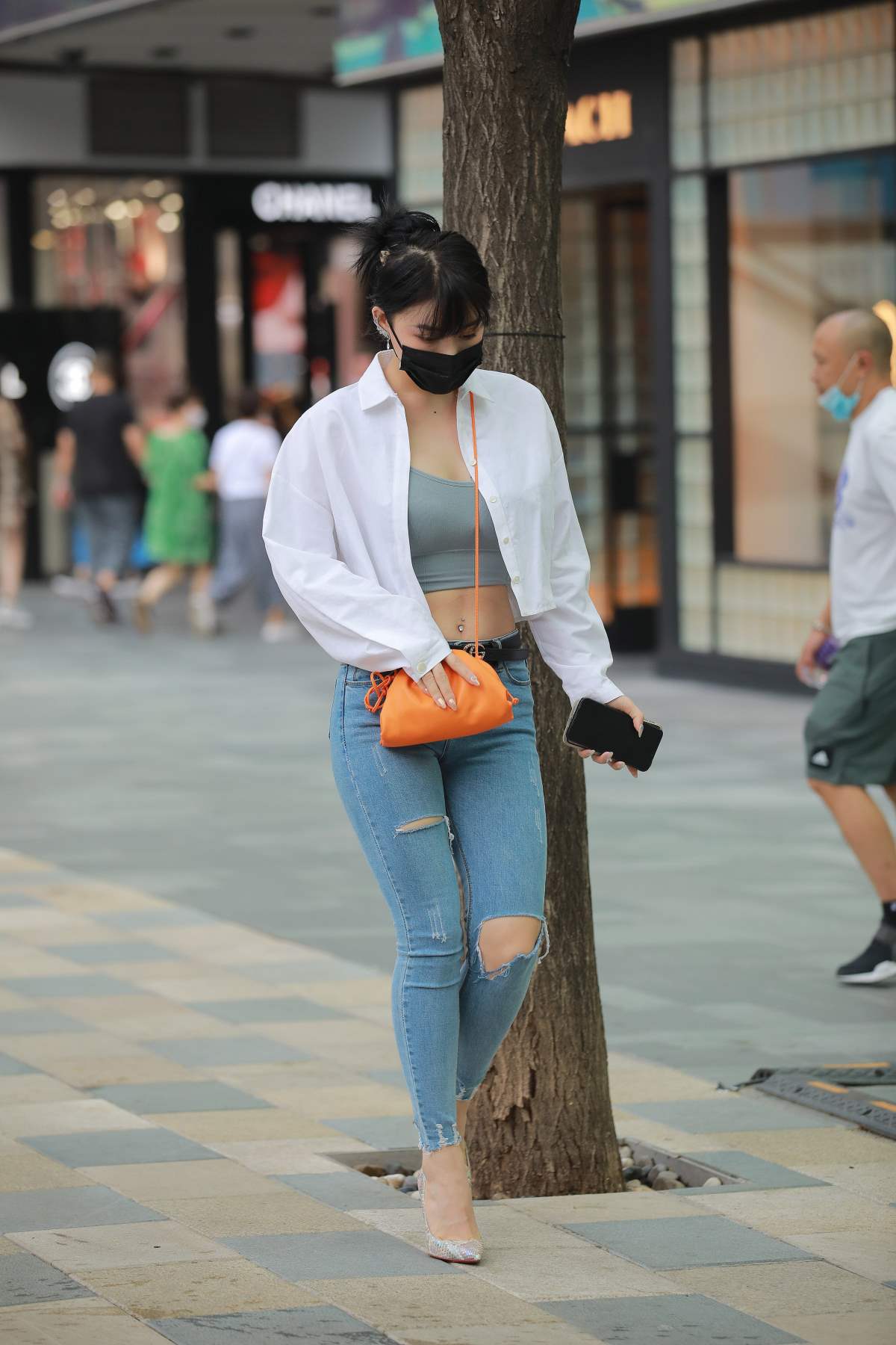 精选街拍作品 NO.4815 衬衫牛仔搭配 街拍-第1张