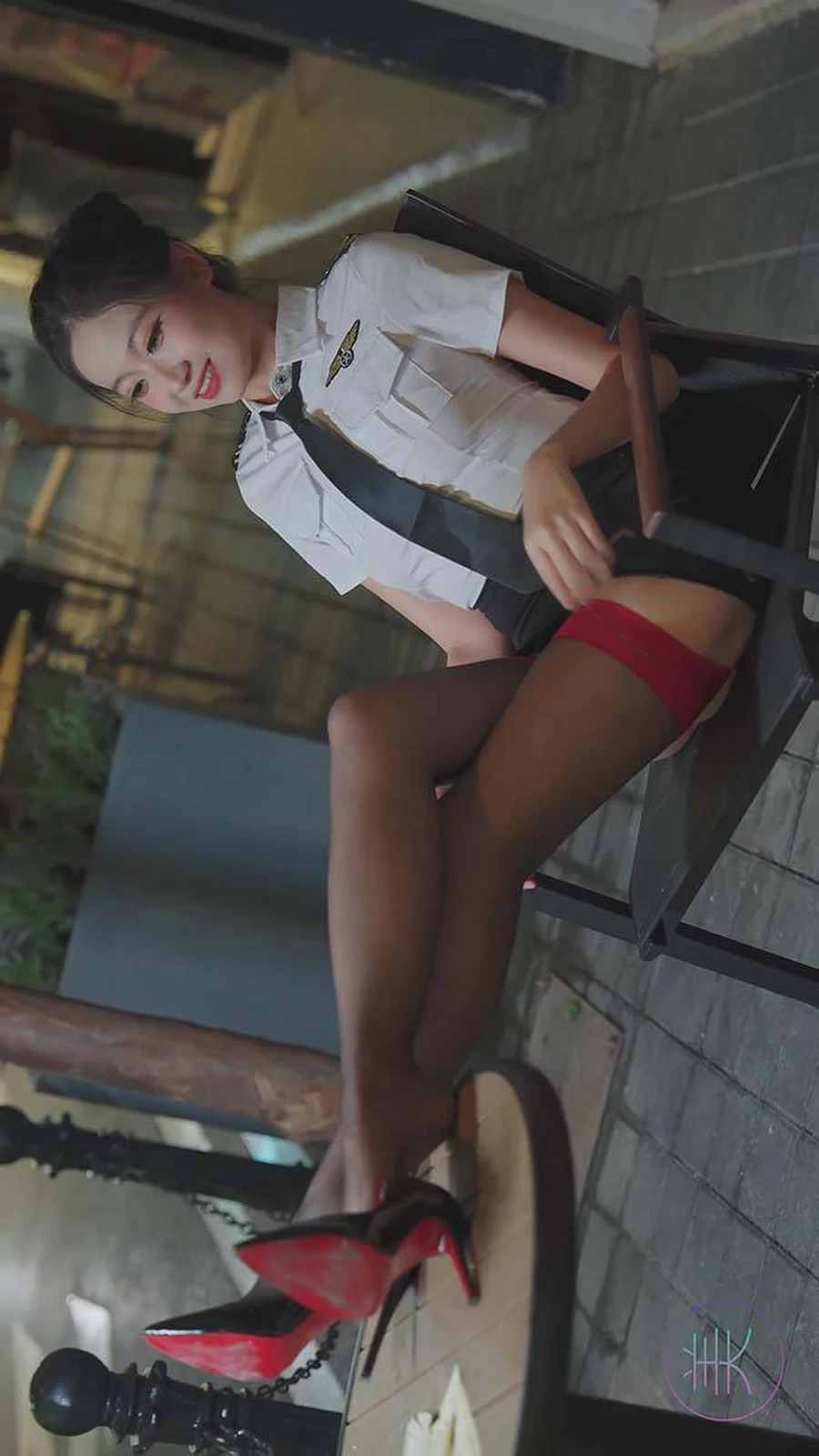 2024 广州车展 网红美女车模 beautyleg LOOKBOOK 29 街拍-第1张