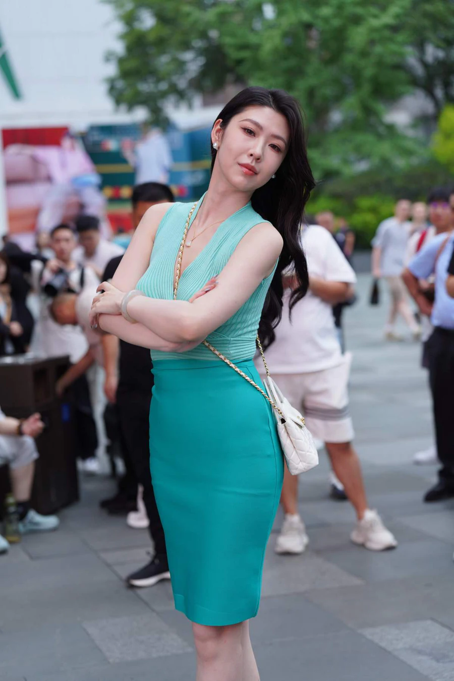 精选街拍作品 NO.4816 绿色针织裙 街拍-第1张