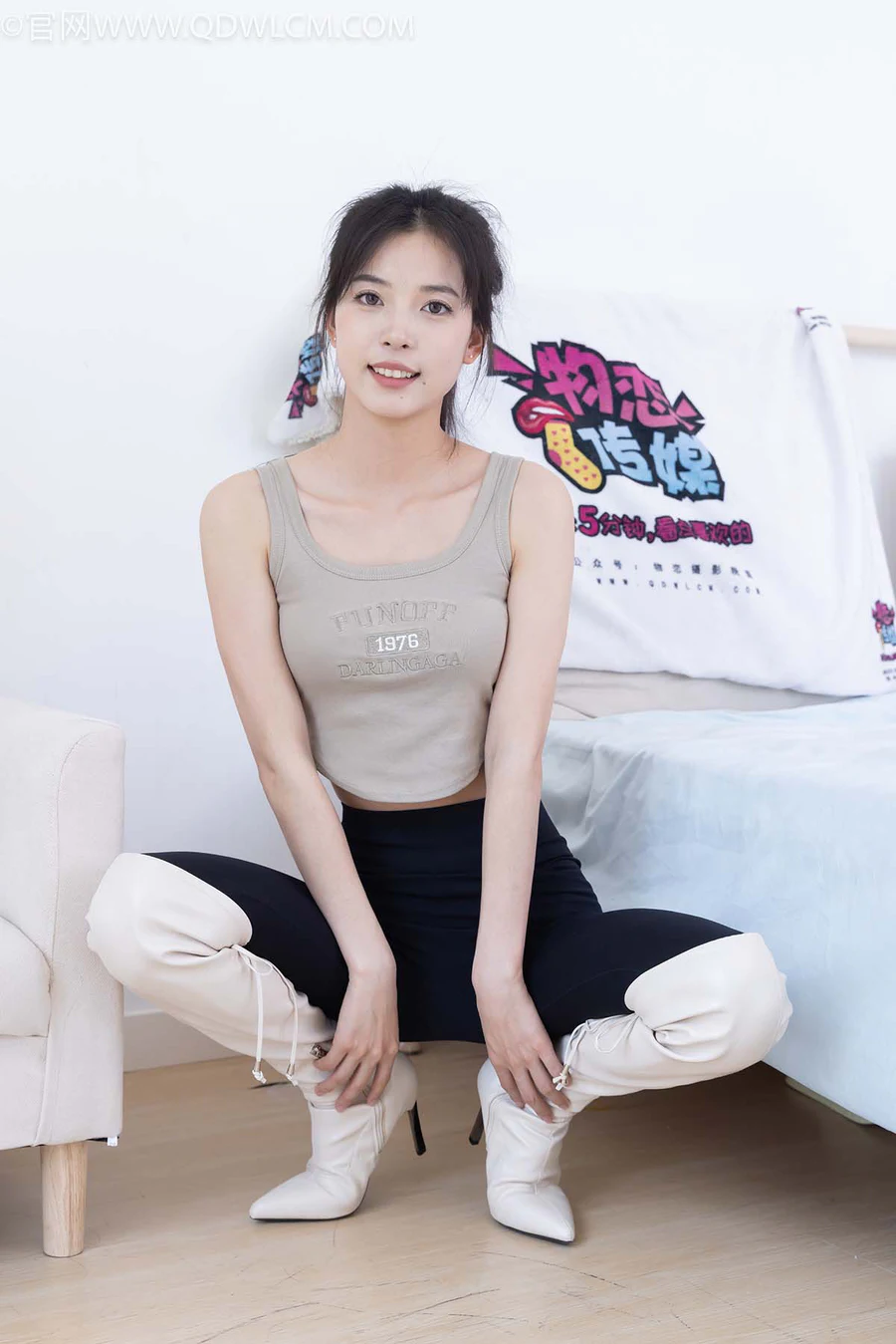 物恋传媒 NO.2490 茯苓-长靴、白棉袜、裸足 WLCM物恋传媒-第1张