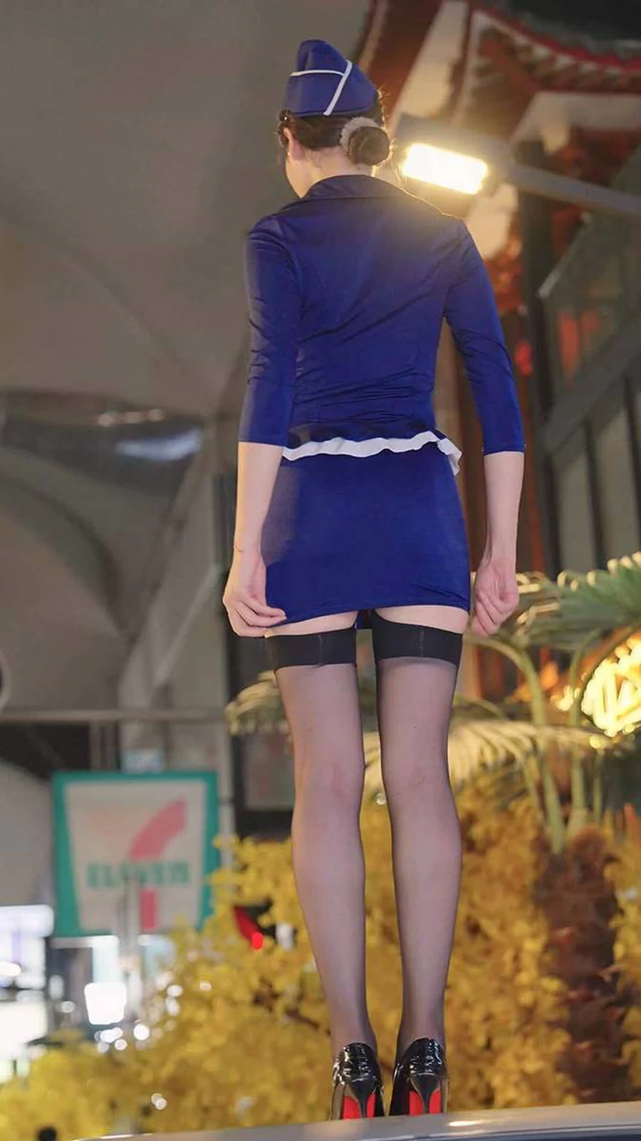 2024 广州车展 网红美女车模 beautyleg LOOKBOOK 42 街拍-第1张