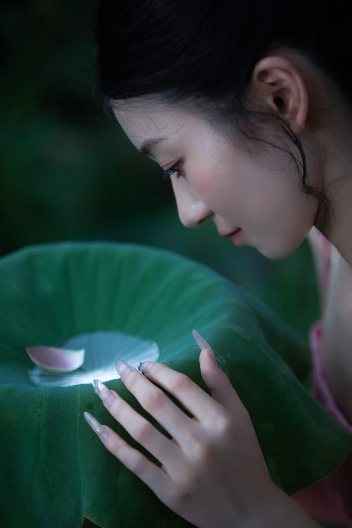 [YITUYU艺图语]2025.07.17 荷花与少女 牛排小王子 YITUYU艺图语-第1张