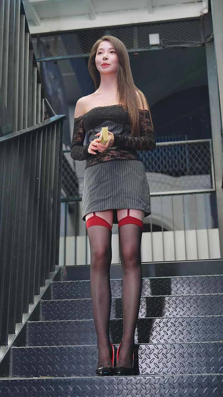 2024 广州车展 网红美女车模 beautyleg LOOKBOOK 60 街拍-第1张