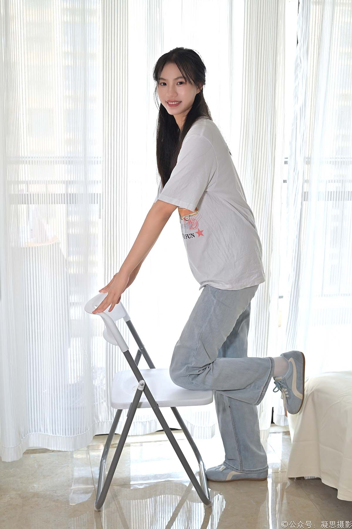 凝思摄影 NO.019 德美-T恤、短白袜、平底鞋 凝思摄影-第1张