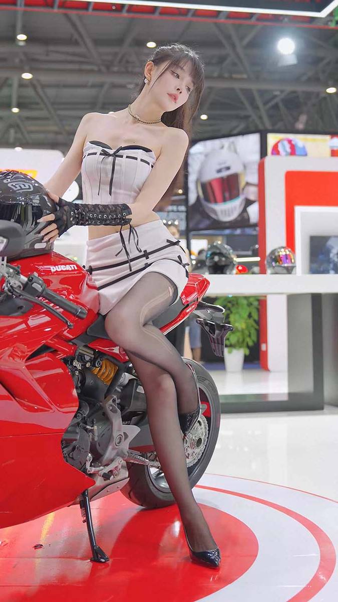 2024 重庆摩博会机车展 Racing Model LOOKBOOK 43 街拍-第1张