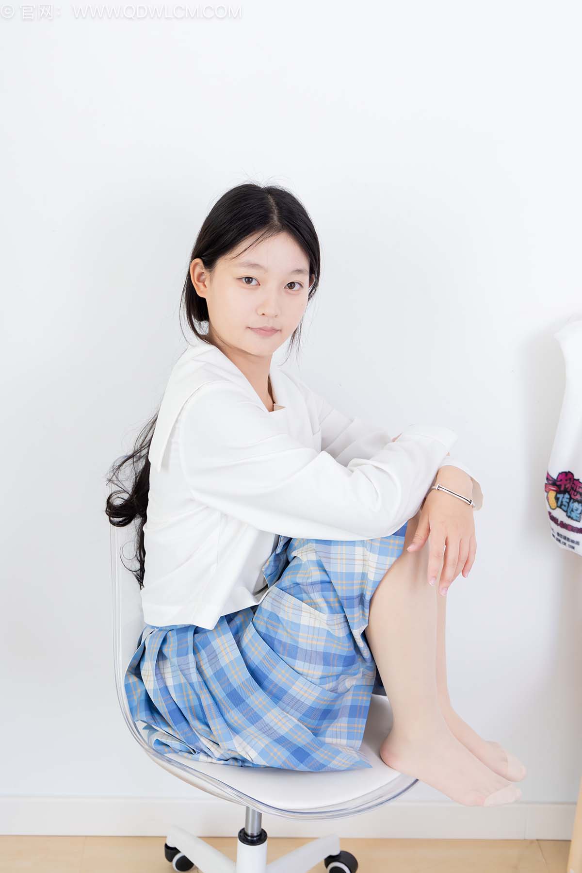 物恋传媒 NO.2505 芙芙-皮鞋、薄肉丝、jk制服 WLCM物恋传媒-第1张