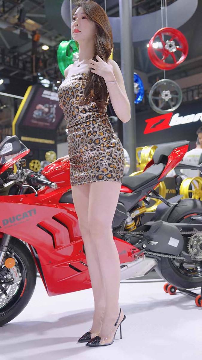 2024 重庆摩博会机车展 Racing Model LOOKBOOK 45 街拍-第1张