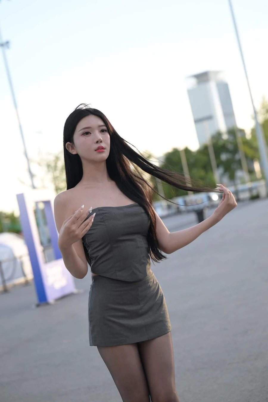 精选街拍作品 NO.4888 油亮黑丝大长腿-妍熙 街拍-第1张