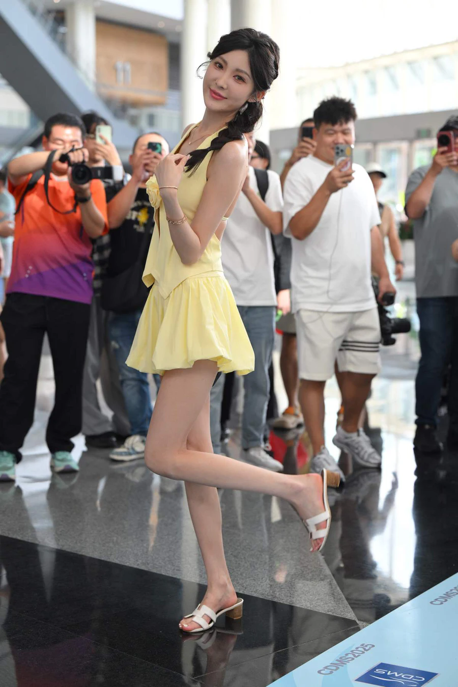 精选街拍作品 NO.4887 淡雅清新妹子 街拍-第1张