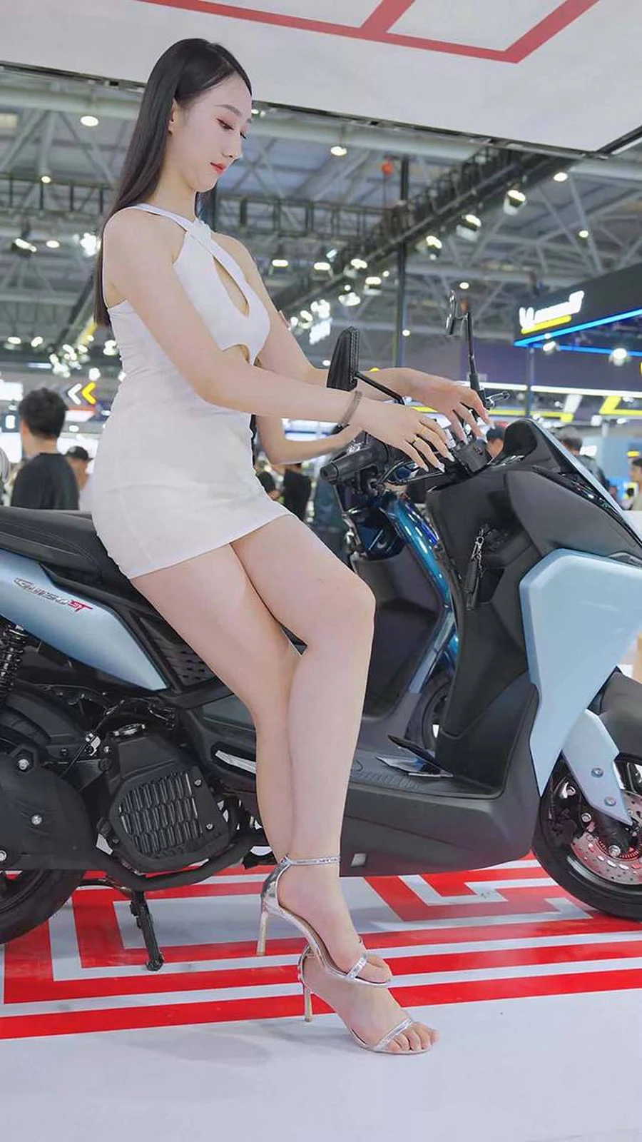 2024 重庆摩博会机车展 Racing Model LOOKBOOK 48 街拍-第1张