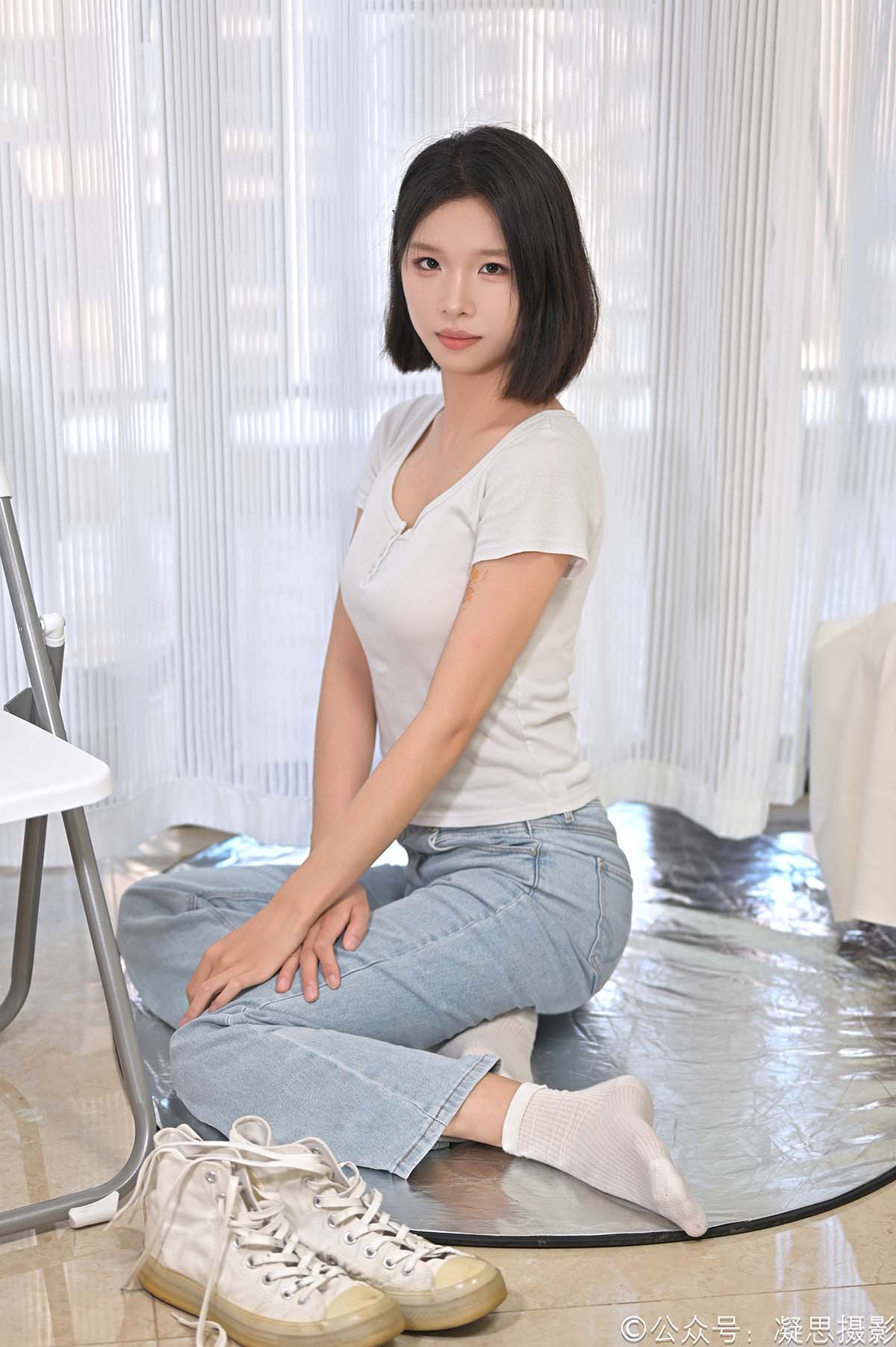 凝思摄影 NO.023 小睿-T恤、短白袜、平底鞋 凝思摄影-第1张