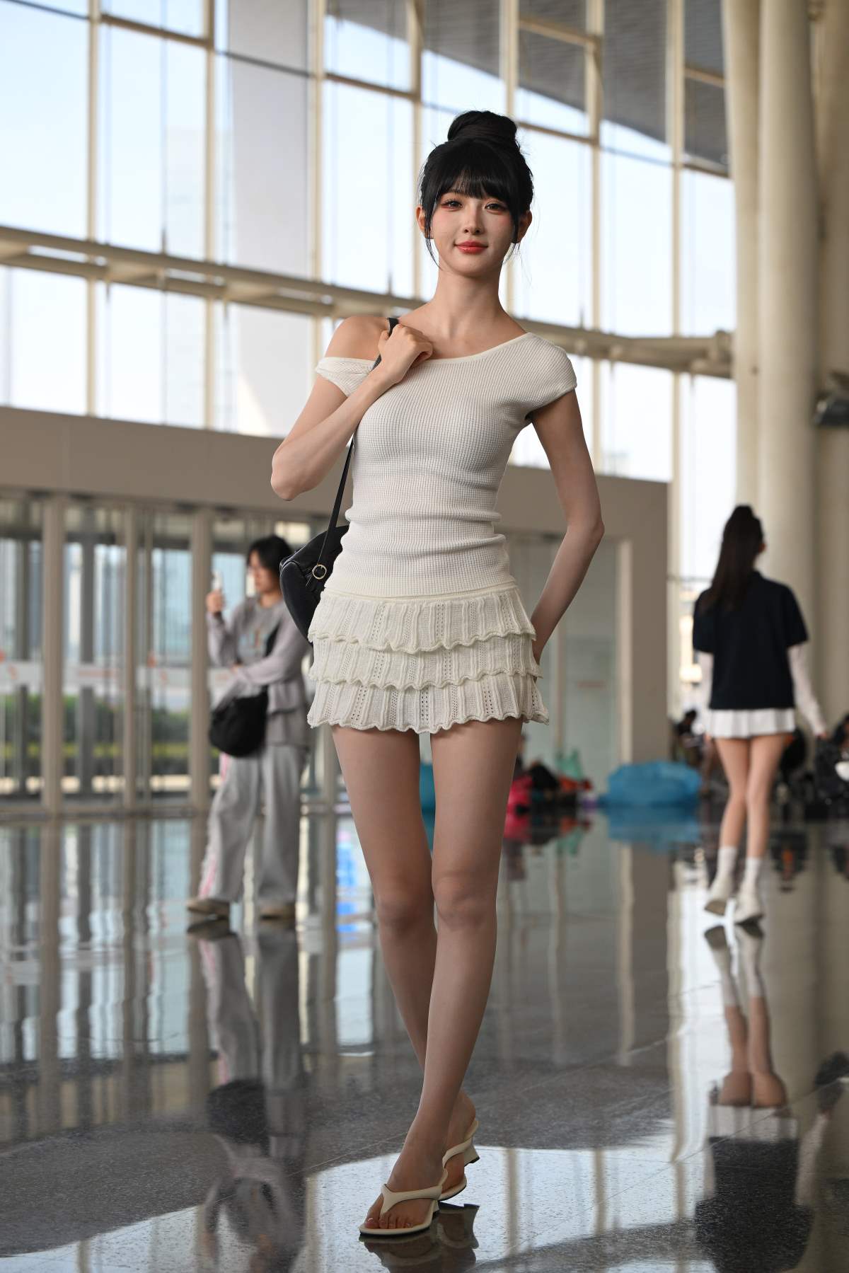 精选街拍作品 NO.4899 白色针织裙 街拍-第1张