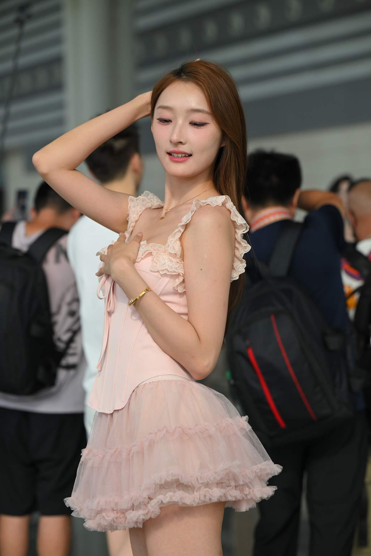 精选街拍作品 NO.4913 粉色纱裙小桂圆 街拍-第1张