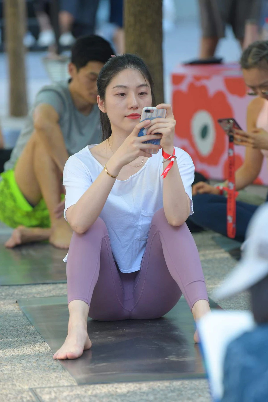 精选街拍作品 NO.4920 温婉瑜伽裤 街拍-第1张