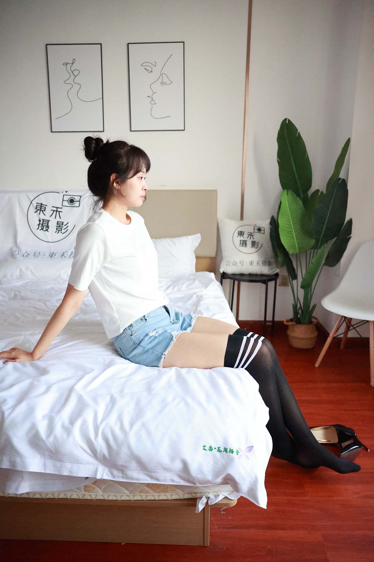 三禾摄影 NO.011 牛仔热裤 高跟 过膝袜 三禾摄影-第2张