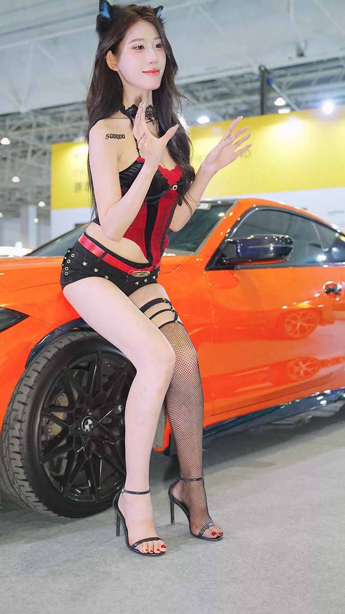 2024 东莞AIT改装车展 Auto Salon Racing Model 17 街拍-第1张