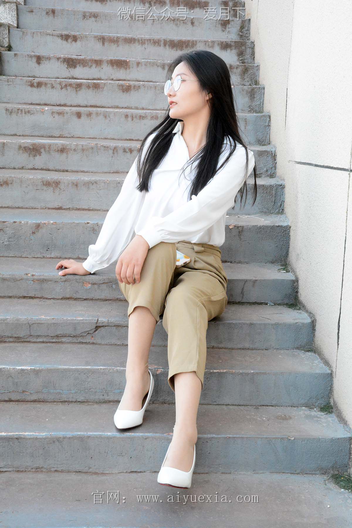 爱月下 NO.005 恰恰【生活套装】展示一下平时出去工作中使用的工作装。略显成熟！ 爱月下-第2张