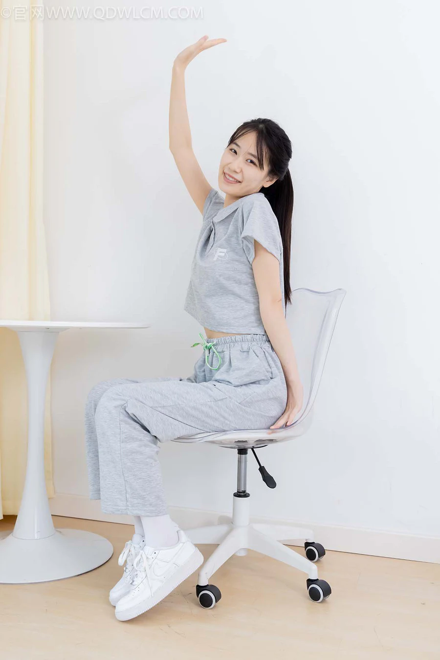 物恋传媒 NO.2518 菜菜-板鞋、厚白丝、裤里丝 WLCM物恋传媒-第1张