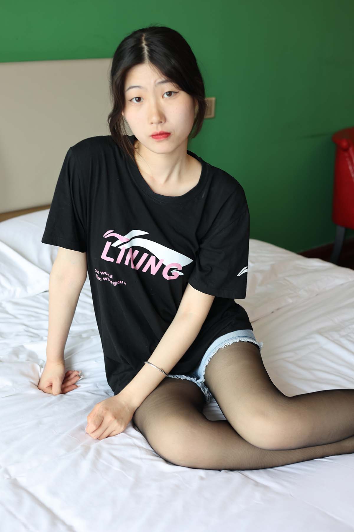 三禾摄影 NO.017 牛仔短裤 黑丝 高跟 三禾摄影-第1张