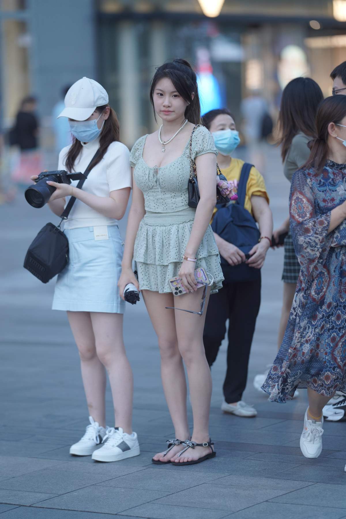 精选街拍作品 NO.4952 绿色纱裙 街拍-第1张