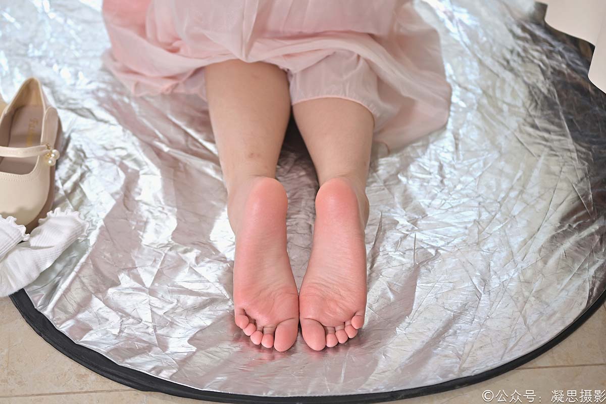 凝思摄影 NO.039 铃铃-连衣裙、短白袜、玛丽珍 凝思摄影-第2张