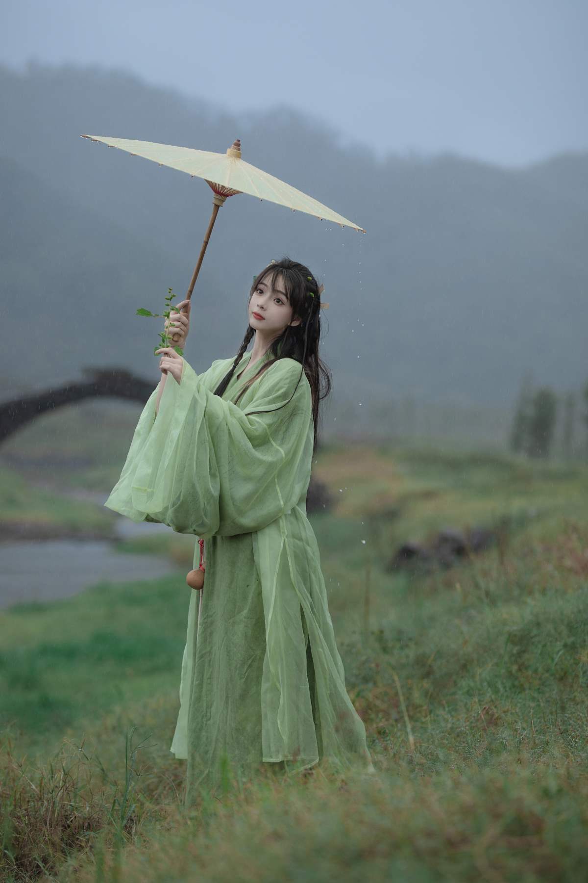 [YITUYU艺图语]2025.08.01 悠悠远山暮 ，独向白云归。 奇迹绣绣 YITUYU艺图语-第1张