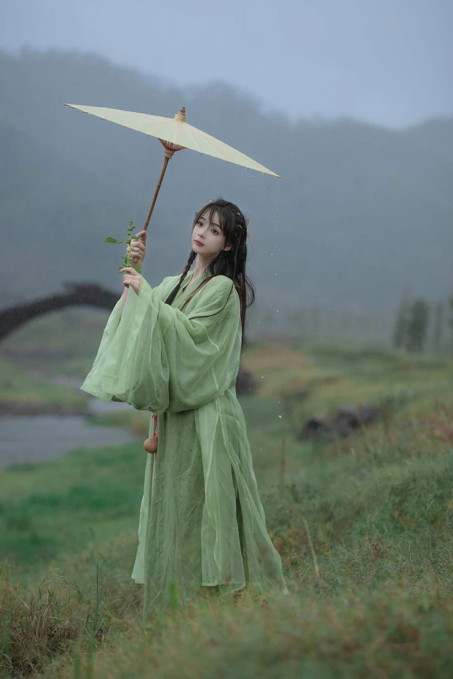 [YITUYU艺图语]2025.08.01 悠悠远山暮 ，独向白云归。 奇迹绣绣 YITUYU艺图语-第1张