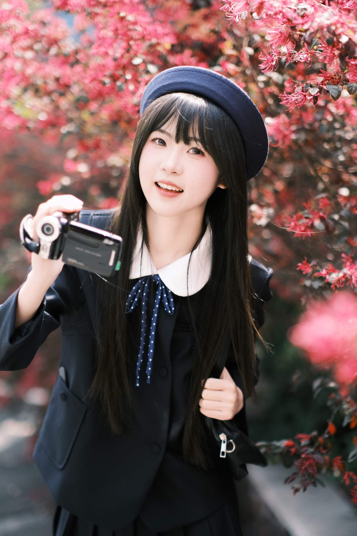 [YITUYU艺图语]2025.08.01 想不到吧路边绿化的红继木拍出来这么好看 1010 YITUYU艺图语-第1张