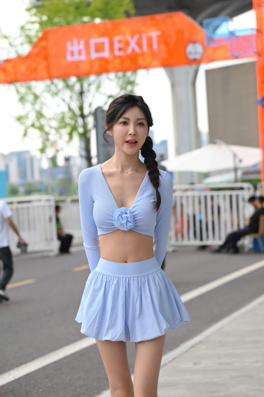 精选街拍作品 NO.4986 甜美蓝色套装裙 街拍-第1张