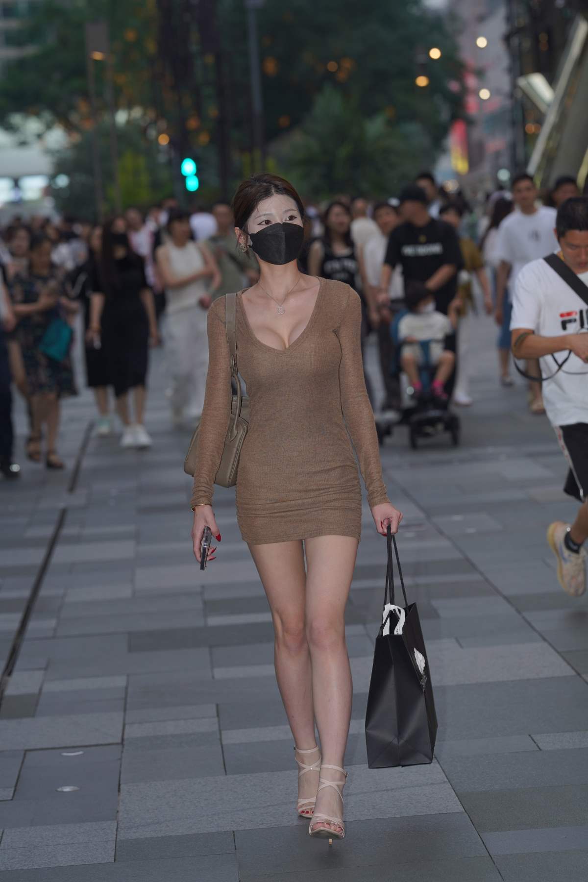 精选街拍作品 NO.4995 性感包臀短裙 街拍-第1张