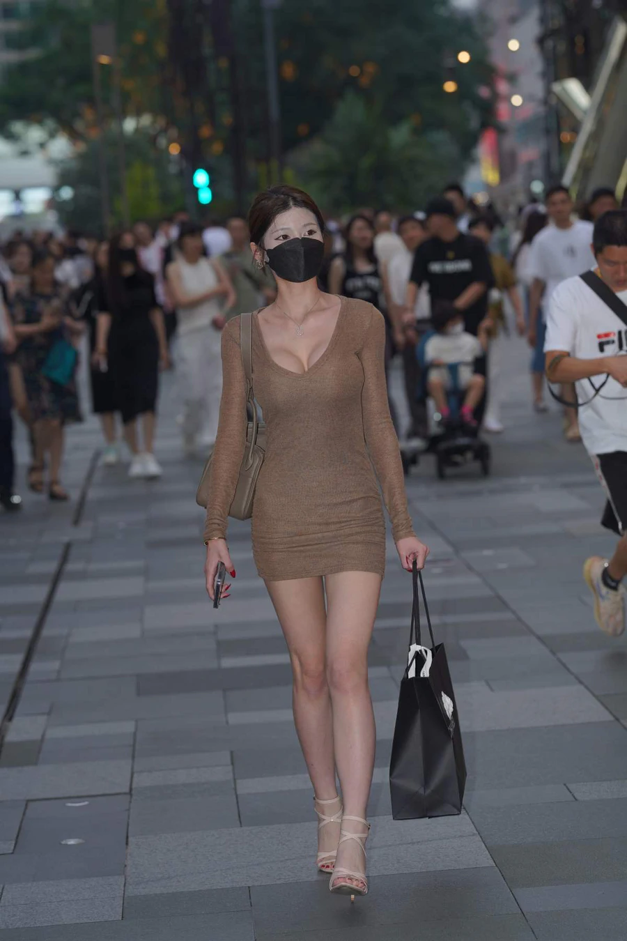 精选街拍作品 NO.4995 性感包臀短裙 街拍-第1张