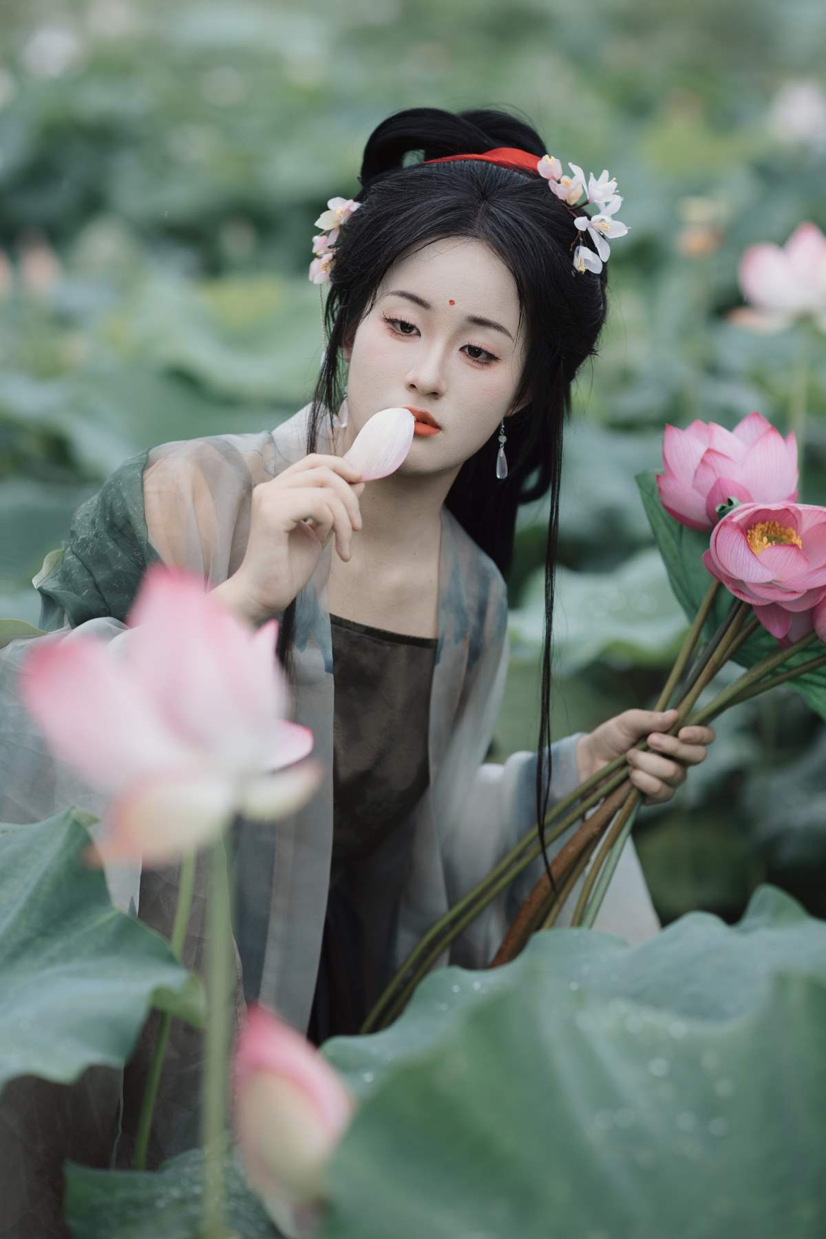 [YITUYU艺图语]2025.08.04 雨中采荷 原地掉线去夜闹 YITUYU艺图语-第1张