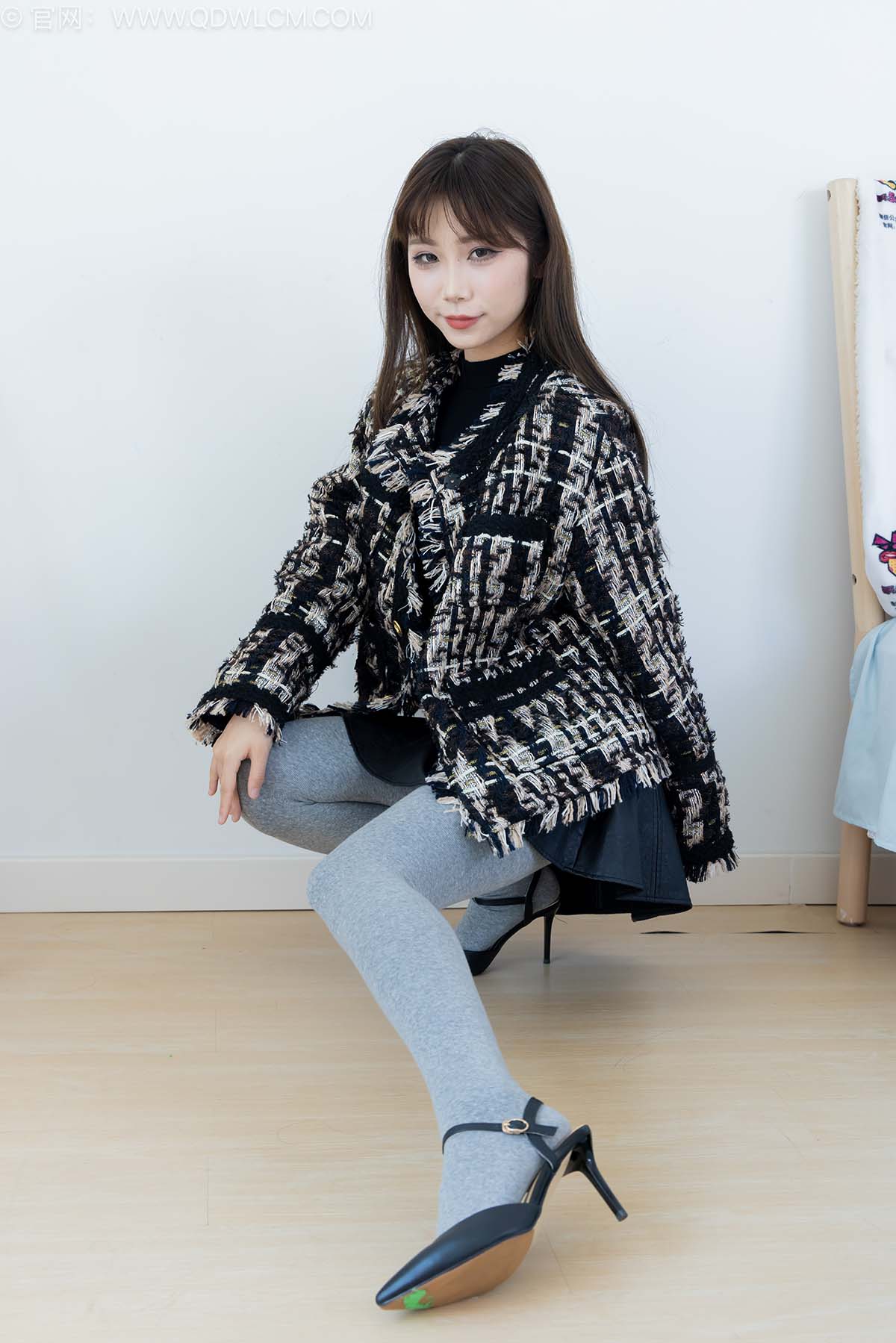 物恋传媒 NO.2531 泡泡-高跟鞋、厚灰丝 WLCM物恋传媒-第1张