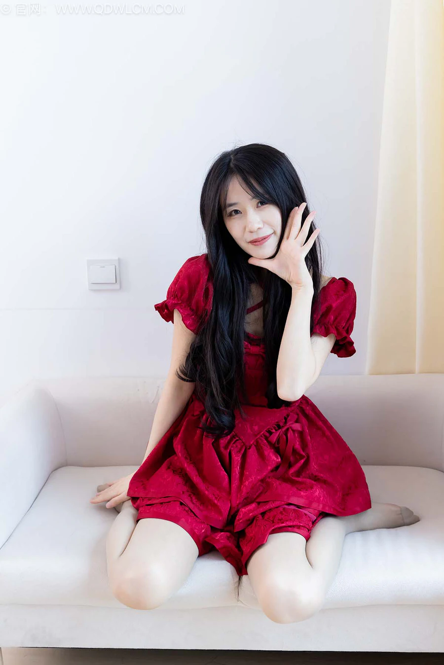 物恋传媒 NO.2532 菜菜-平底鞋、薄灰丝 WLCM物恋传媒-第1张