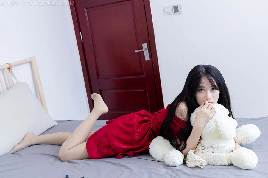 物恋传媒 NO.2532 菜菜-平底鞋、薄灰丝 WLCM物恋传媒-第2张