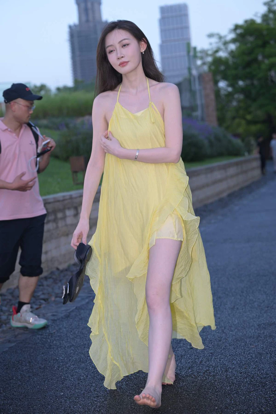 精选街拍作品 NO.5012 S级车模的福音 街拍-第1张