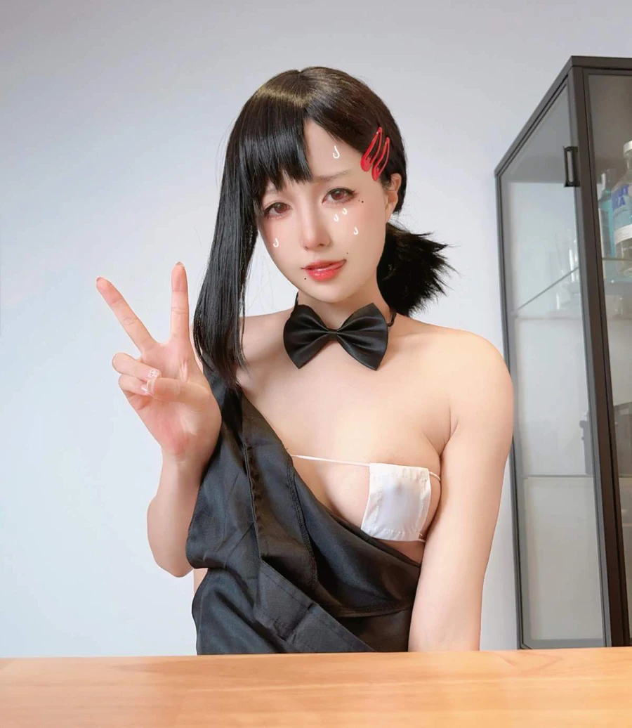 布丁大法 – 桌底的窥探 Cosplay-第1张