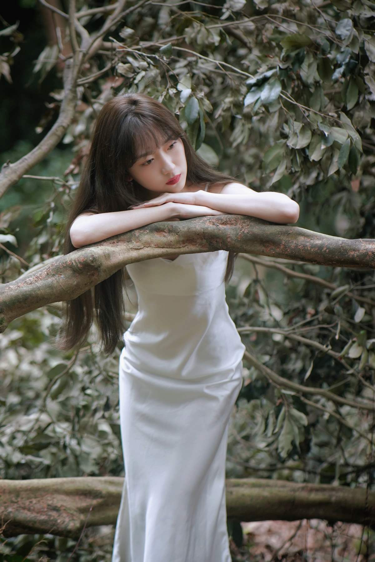 [YITUYU艺图语]2025.08.08 荔枝树间的白裙诗 KK YITUYU艺图语-第1张