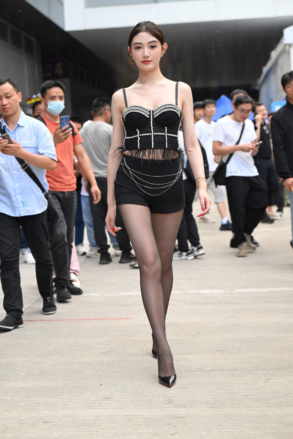 精选街拍作品 NO.5040 复古风黑色魅力 街拍-第1张