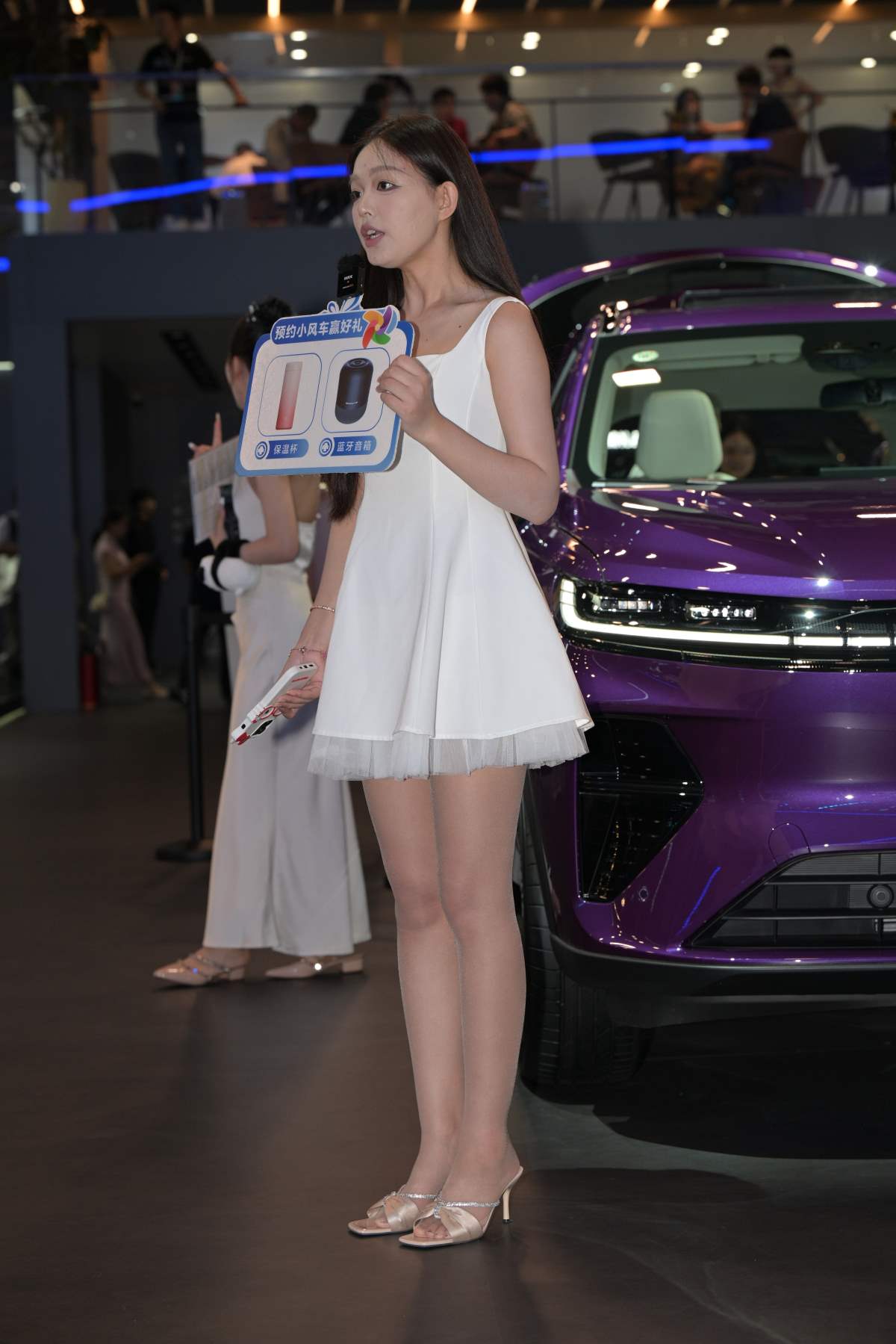 精选街拍作品 NO.5045 白色连衣裙 街拍-第1张