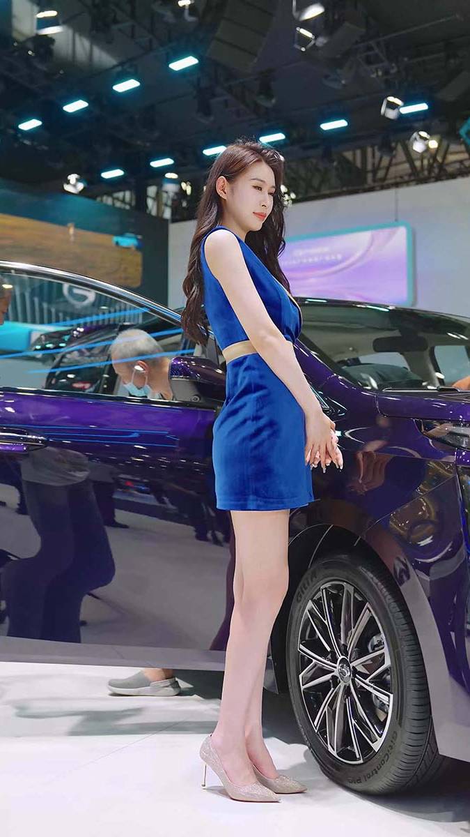 2024 广州车展 网红美女车模 beautyleg LOOKBOOK 94 街拍-第1张