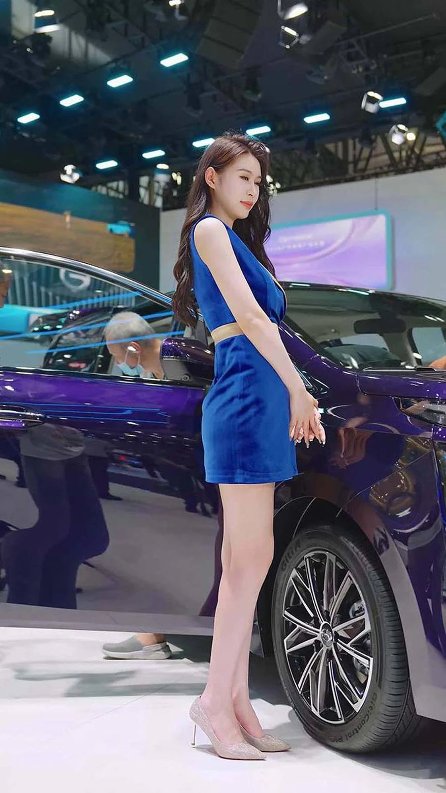 2024 广州车展 网红美女车模 beautyleg LOOKBOOK 94 街拍-第1张