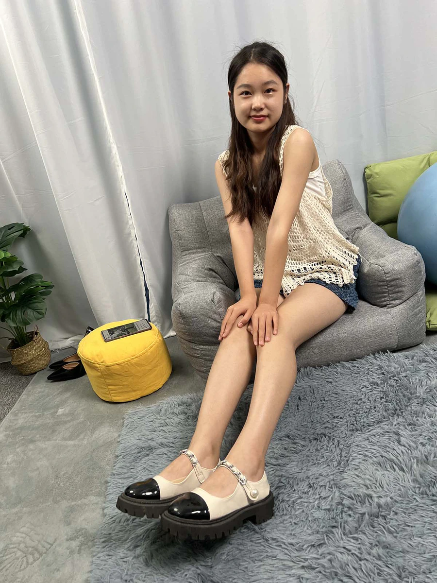 三禾摄影 NO.045 休闲短裤 船袜 短丝 大头鞋 三禾摄影-第2张