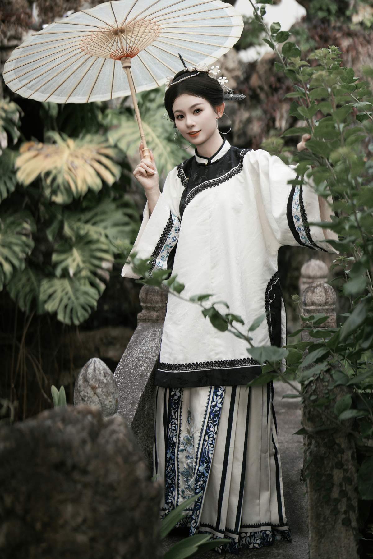 [YITUYU艺图语]2025.08.13 三把刀人像拍摄（黑白双煞） 洛宁-唐 YITUYU艺图语-第1张