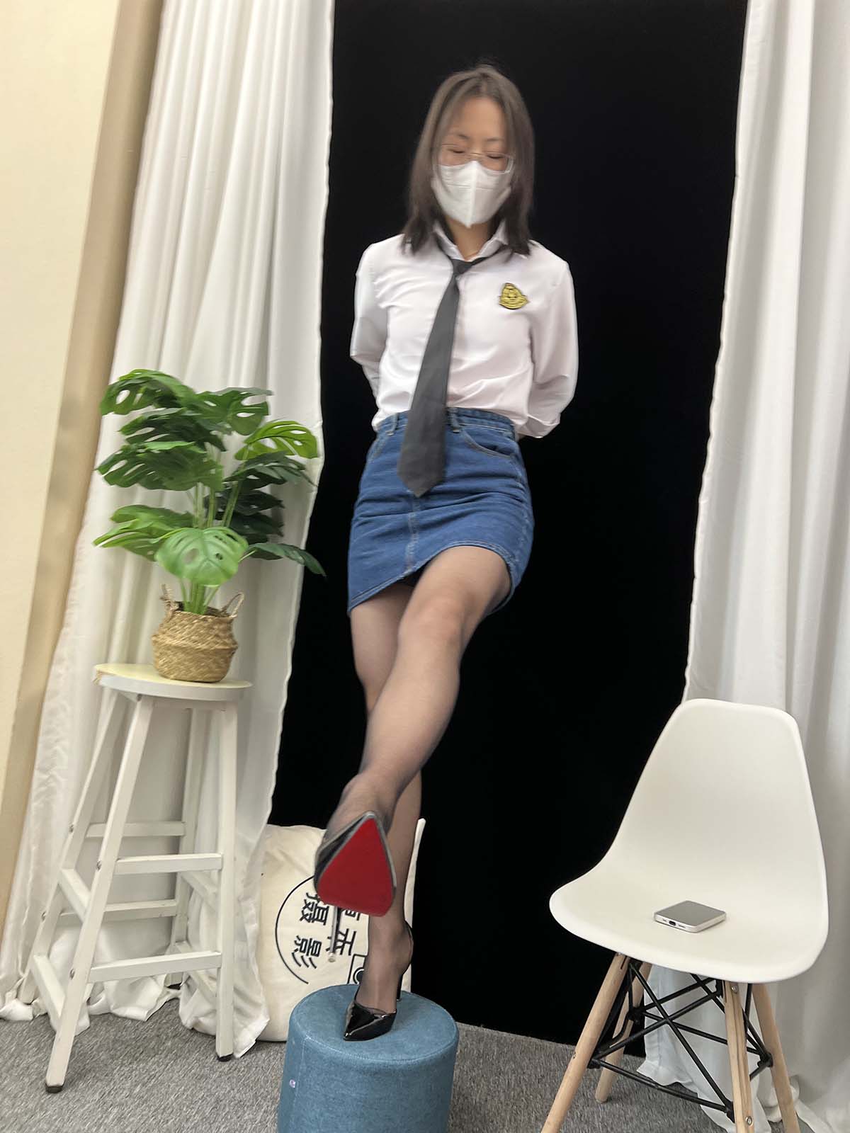 三禾摄影 NO.048 牛仔裙 黑丝 高跟 三禾摄影-第1张