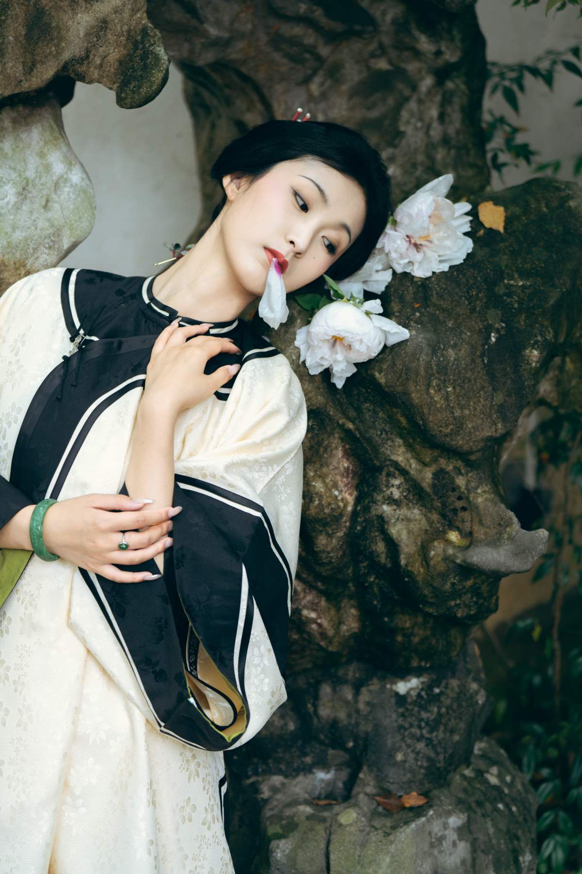 [YITUYU艺图语]2025.08.14 枯寂人生 荷里寒 YITUYU艺图语-第1张